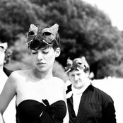 Frida Gold - List pictures