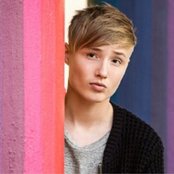 Isac Elliot - List pictures