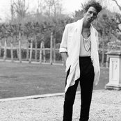 Erik Hassle - List pictures