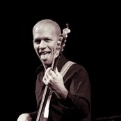 Avishai Cohen - List pictures