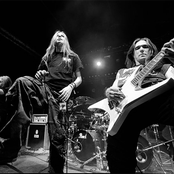 Amoral - List pictures