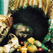 Angie Stone - List pictures
