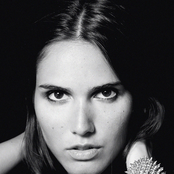 Joyce Jonathan - List pictures