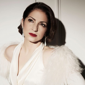 Gloria Estefan - List pictures