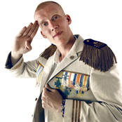 Kapten Röd - List pictures