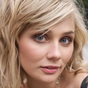 Clare Bowen - List pictures
