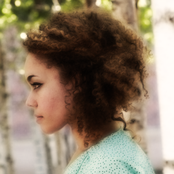 Andreya Triana - List pictures