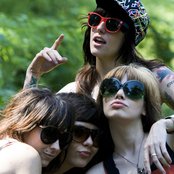 The Coathangers - List pictures