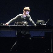 Ben Frost - List pictures