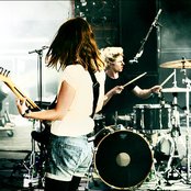 Blood Red Shoes - List pictures