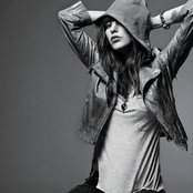 Deborah De Corral - List pictures