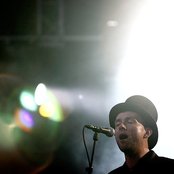 Good The Bad & The Queen - List pictures