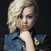 Kaya Stewart - List pictures