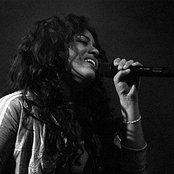Amel Bent - List pictures