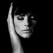 Ellie White - List pictures