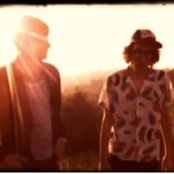 Poolside - List pictures