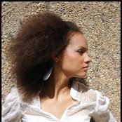 Leah Smith - List pictures