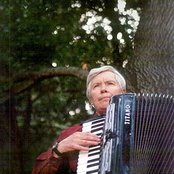 Pauline Oliveros - List pictures