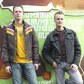 4 Strings - List pictures