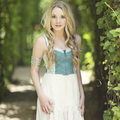 Danielle Bradbery - List pictures