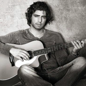 Jencarlos Canela - List pictures