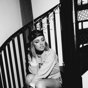 Chelsea Lankes - List pictures