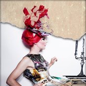 Gabby Young & Other Animals - List pictures