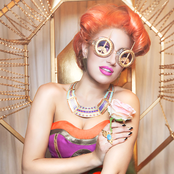 Neon Hitch - List pictures
