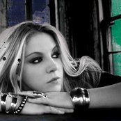 Lesley Roy - List pictures