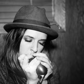 Zz Ward - List pictures