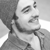 Tiago Iorc - List pictures