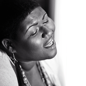 Stacy Barthe - List pictures