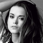 Amanda Mair - List pictures