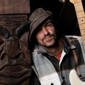 Armandinho - List pictures