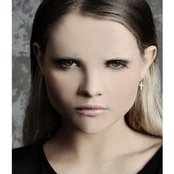 Daisy Dares You - List pictures