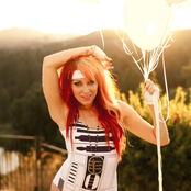 Bonnie Mckee - List pictures