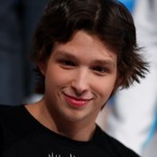 William Deslauriers - List pictures