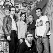 Love Is All - List pictures