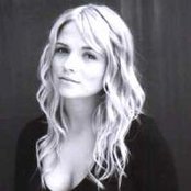 Stephanie Mcintosh - List pictures