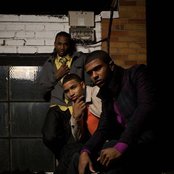 L.i.e. - List pictures