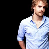 Adam Gregory - List pictures