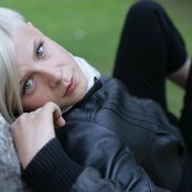 Robyn - List pictures