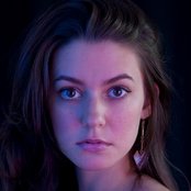 Meg Myers - List pictures