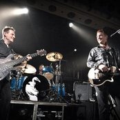 Them Crooked Vultures - List pictures