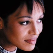 Rebbie Jackson - List pictures