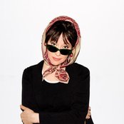 Holly Cole - List pictures