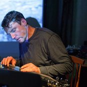 Loscil - List pictures