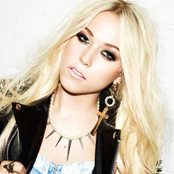 Amelia Lily - List pictures