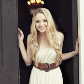 Danielle Bradbery - List pictures