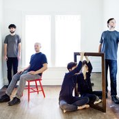 Polica - List pictures
